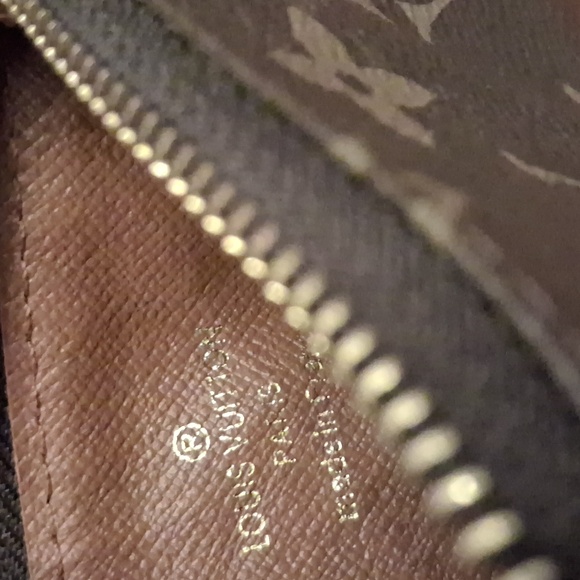 LV Brown Monogram Key Holder - Picture 2 of 5